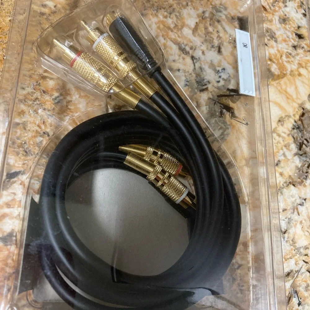 Gold Series Stereo Audio/S-Video Cable 3 ft